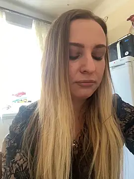 Snapshot of OlgaBuzzz chatting on March 12, 2025, 6:40 am OlgaBuzzz online show from March 12, 2025, 6:40 am