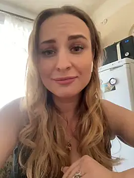 Snapshot of OlgaBuzzz chatting on February 2, 2025, 4:26 am OlgaBuzzz online show from February 2, 2025, 4:26 am