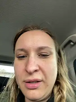 Snapshot of OlgaBuzzz chatting on March 17, 2025, 10:06 am OlgaBuzzz online show from March 17, 2025, 10:06 am