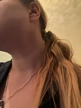 Snapshot of OlgaBuzzz chatting on March 3, 2025, 5:58 am OlgaBuzzz online show from March 3, 2025, 5:58 am