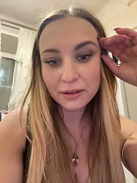 Snapshot of OlgaBuzzz chatting on February 10, 2025, 12:29 pm OlgaBuzzz online show from February 10, 2025, 12:29 pm