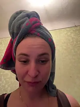 Snapshot of OlgaBuzzz chatting on November 9, 2025, 5:33 am OlgaBuzzz online show from November 9, 2025, 5:33 am