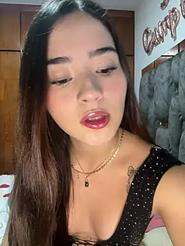 Snapshot of Veronica_isaza__ chatting on February 11, 2026, 7:52 am Veronica isaza online show from February 11, 2026, 7:52 am