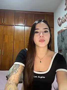 Snapshot of Veronica_isaza__ chatting on February 23, 2026, 11:38 pm Veronica isaza online show from February 23, 2026, 11:38 pm