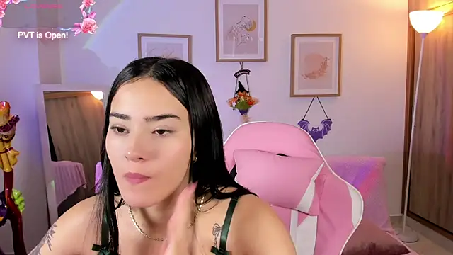 Veronica isaza   online show from October 23, 2025, 12:37 pm