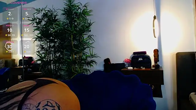 CreamyInkky  online show from December 23, 2025, 6:34 am