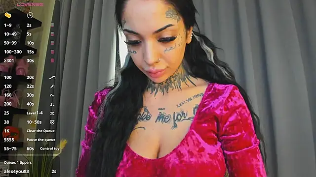 Snapshot of CreamyInkky_ chatting on March 19, 2025, 1:07 pm CreamyInkky  online show from March 19, 2025, 1:07 pm