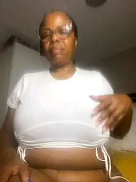 Nomthie online show from September 16, 2025, 8:43 pm