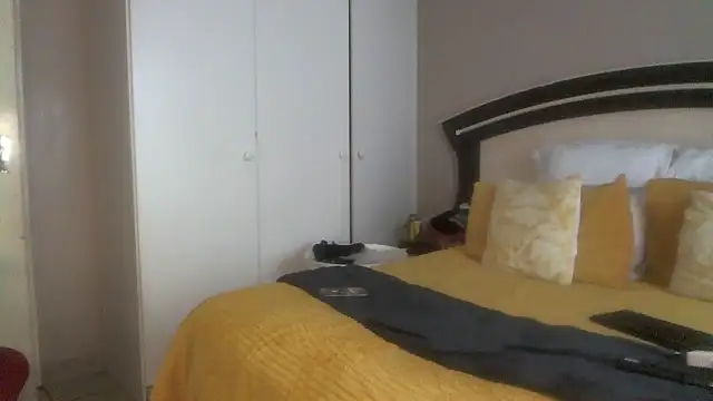 Snapshot of Nomthie chatting on December 18, 2025, 12:53 pm Nomthie online show from December 18, 2025, 12:53 pm