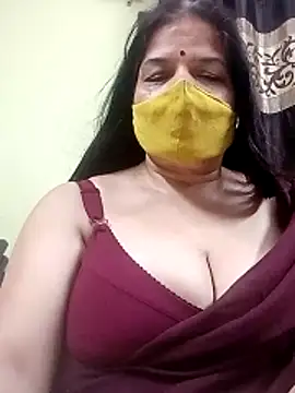 Snapshot of IndianAngle chatting on May 5, 2026, 7:28 pm IndianAngle online show from May 5, 2026, 7:28 pm