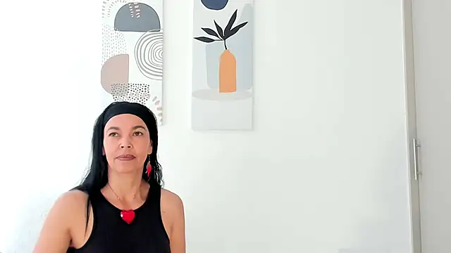 Evawalker  online show from October 18, 2025, 4:42 pm