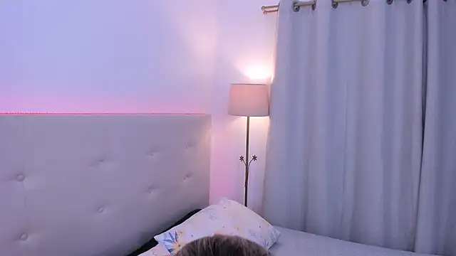 MissMaria online show from April 4, 2026, 3:35 am