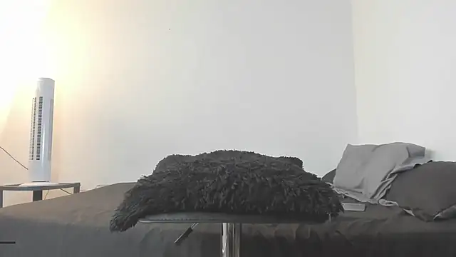 Snapshot of evanandsunny chatting on December 14, 2024, 7:46 pm evanandsunny online show from December 14, 2024, 7:46 pm