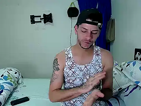 Snapshot of dirty_boy_horny chatting on November 17, 2025, 9:08 pm dirty boy horny online show from November 17, 2025, 9:08 pm