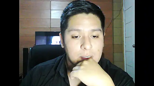 Snapshot of Julyus2 chatting on January 10, 2025, 12:59 am Julyus2 online show from January 10, 2025, 12:59 am