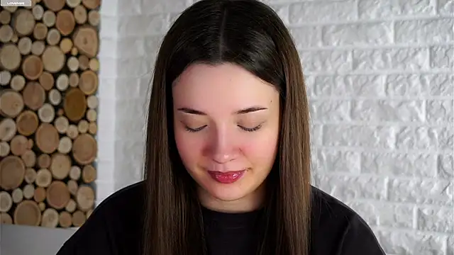 Snapshot of LowOncoming chatting on October 25, 2025, 2:00 am LowOncoming online show from October 25, 2025, 2:00 am