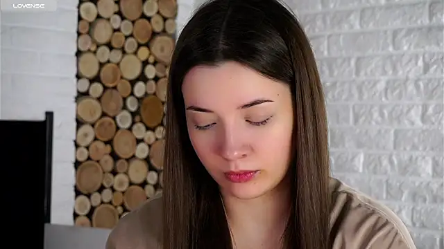 Snapshot of LowOncoming chatting on October 24, 2025, 2:32 am LowOncoming online show from October 24, 2025, 2:32 am