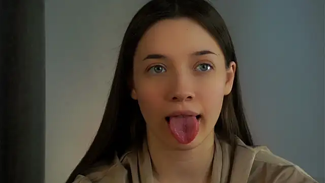 Snapshot of LowOncoming chatting on February 22, 2025, 3:45 am LowOncoming online show from February 22, 2025, 3:45 am