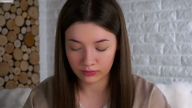 Snapshot of LowOncoming chatting on October 31, 2025, 2:08 am LowOncoming online show from October 31, 2025, 2:08 am