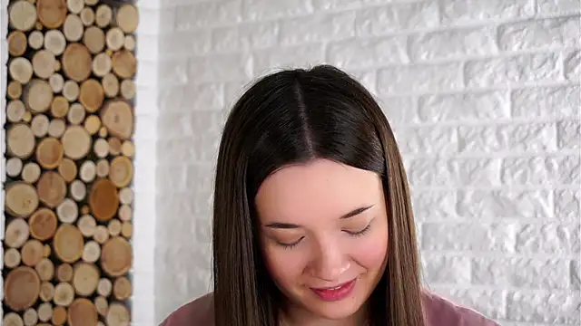 Snapshot of LowOncoming chatting on September 23, 2025, 1:34 am LowOncoming online show from September 23, 2025, 1:34 am