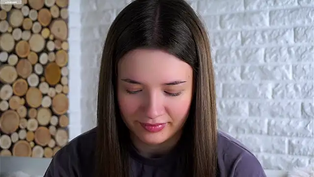 Snapshot of LowOncoming chatting on November 14, 2025, 2:04 am LowOncoming online show from November 14, 2025, 2:04 am