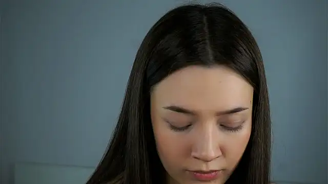 Snapshot of LowOncoming chatting on March 12, 2025, 1:36 am LowOncoming online show from March 12, 2025, 1:36 am