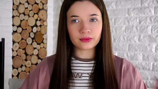 Snapshot of LowOncoming chatting on September 20, 2025, 1:43 am LowOncoming online show from September 20, 2025, 1:43 am