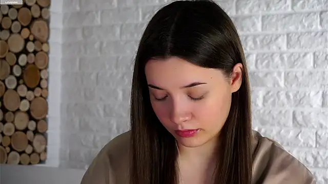 Snapshot of LowOncoming chatting on October 17, 2025, 1:31 am LowOncoming online show from October 17, 2025, 1:31 am