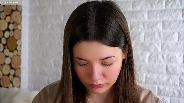 Snapshot of LowOncoming chatting on November 7, 2025, 2:05 am LowOncoming online show from November 7, 2025, 2:05 am