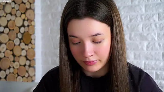 Snapshot of LowOncoming chatting on November 13, 2025, 2:59 am LowOncoming online show from November 13, 2025, 2:59 am