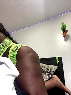 LillShayy online show from December 3, 2025, 7:08 am