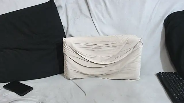 Snapshot of qustci-couple chatting on February 27, 2025, 10:31 pm qustci-couple online show from February 27, 2025, 10:31 pm