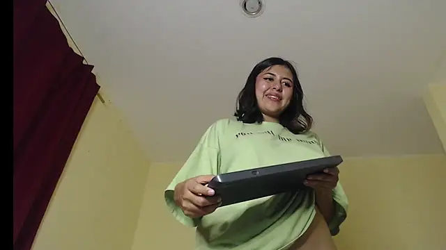 Snapshot of _maiahairy_ chatting on March 17, 2025, 2:12 pm maiahairy online show from March 17, 2025, 2:12 pm