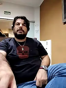 Snapshot of bumbumtatuado chatting on February 2, 2025, 11:00 pm bumbumtatuado online show from February 2, 2025, 11:00 pm