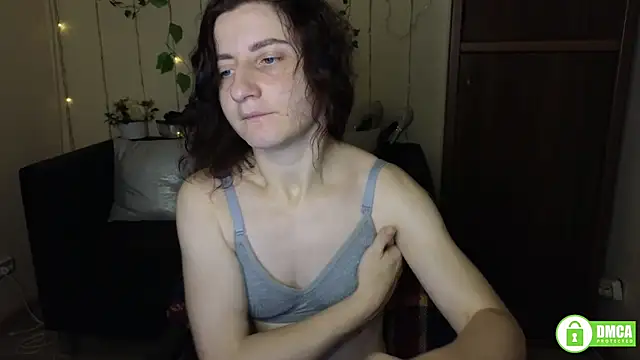 Muse kitty jenia online show from September 11, 2025, 5:29 am