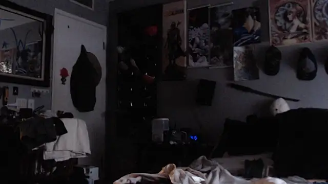 Snapshot of eavestease1 chatting on March 8, 2026, 10:13 pm eavestease1 online show from March 8, 2026, 10:13 pm