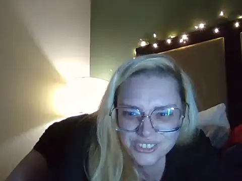 Lalalynn online show from April 12, 2026, 10:51 am