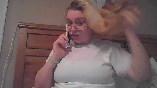 Snapshot of Lalalynn chatting on June 3, 2026, 2:45 am Lalalynn online show from June 3, 2026, 2:45 am