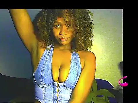 Snapshot of lilylovexx chatting on May 16, 2026, 10:09 pm lilylovexx online show from May 16, 2026, 10:09 pm
