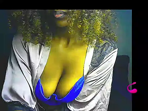 Snapshot of lilylovexx chatting on June 15, 2026, 4:12 am lilylovexx online show from June 15, 2026, 4:12 am