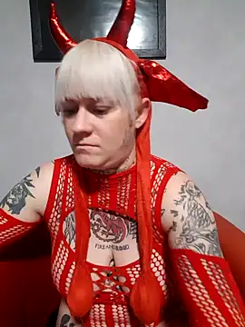 poussichienne online show from October 30, 2025, 4:37 pm