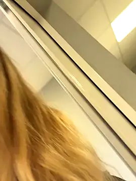 Snapshot of enjoy_my_beauty chatting on November 2, 2025, 8:52 am enjoy my beauty online show from November 2, 2025, 8:52 am