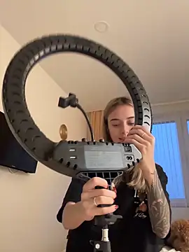 Snapshot of enjoy_my_beauty chatting on December 5, 2025, 6:34 am enjoy my beauty online show from December 5, 2025, 6:34 am