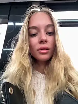 Snapshot of enjoy_my_beauty chatting on October 10, 2025, 6:58 am enjoy my beauty online show from October 10, 2025, 6:58 am