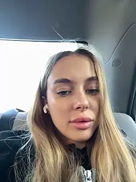 Snapshot of enjoy_my_beauty chatting on December 20, 2025, 6:49 am enjoy my beauty online show from December 20, 2025, 6:49 am