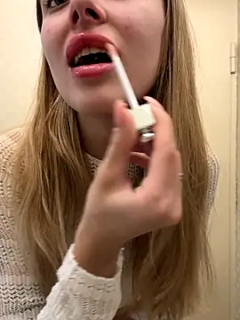 Snapshot of enjoy_my_beauty chatting on December 21, 2025, 6:48 am enjoy my beauty online show from December 21, 2025, 6:48 am