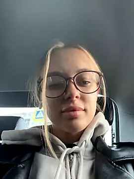 Snapshot of enjoy_my_beauty chatting on October 20, 2025, 7:20 am enjoy my beauty online show from October 20, 2025, 7:20 am