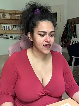 Snapshot of Curvydesifromgermany chatting on June 10, 2026, 1:01 pm Curvydesifromgermany online show from June 10, 2026, 1:01 pm