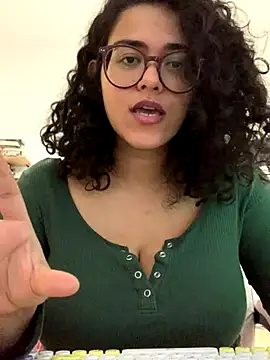 Curvydesifromgermany online show from November 13, 2025, 3:27 pm