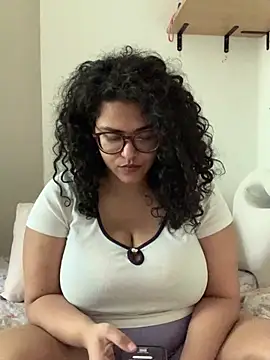 Curvydesifromgermany online show from May 29, 2026, 12:55 pm